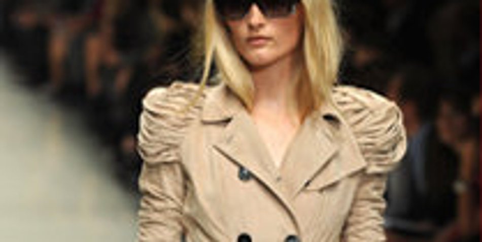 Burberry 2010: Elegantes Highlight auf der Fashion Week London Burberry 2010: Elegantes Highlight auf der Fashion Week London