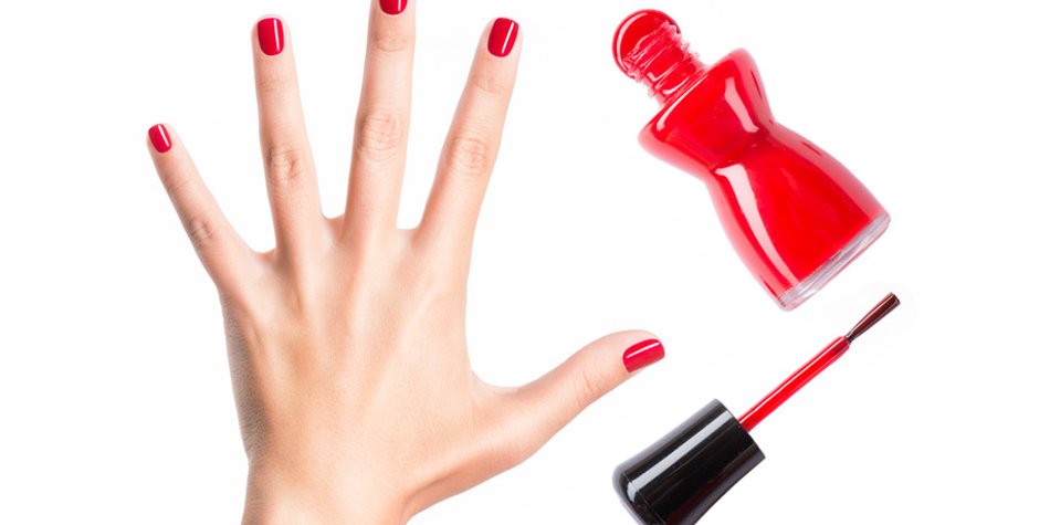 10 häufige Fehler beim Auftragen von Nagellack 10 häufige Fehler beim Auftragen von Nagellack