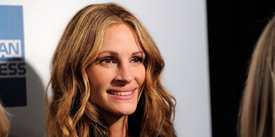Julia Roberts: Bryan Cranston hatte Angst vor Nacktszene Julia Roberts: Bryan Cranston hatte Angst vor Nacktszene