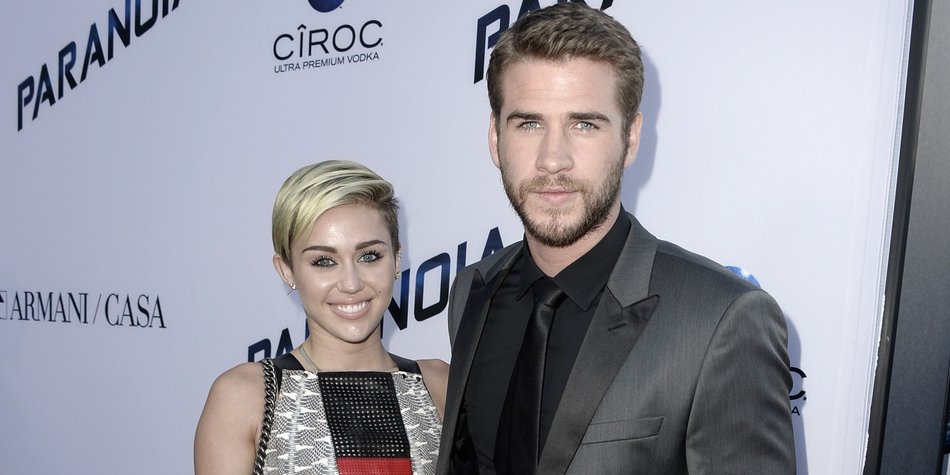 Miley Cyrus trägt schon wieder Verlobungsring Miley Cyrus trägt schon wieder Verlobungsring