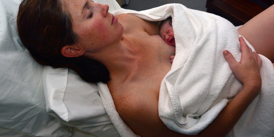 So sieht ein Babybauch nach der Geburt aus So sieht ein Babybauch nach der Geburt aus