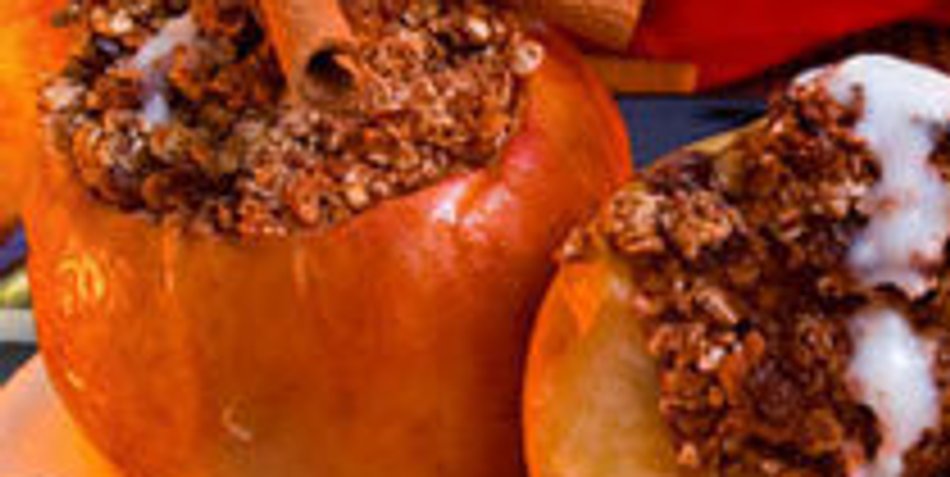 Duftende Bratäpfel aus dem Ofen Duftende Bratäpfel aus dem Ofen