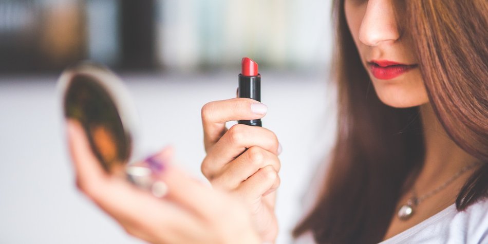 Beauty-Anleitung: Lippenstift richtig auftragen Beauty-Anleitung: Lippenstift richtig auftragen