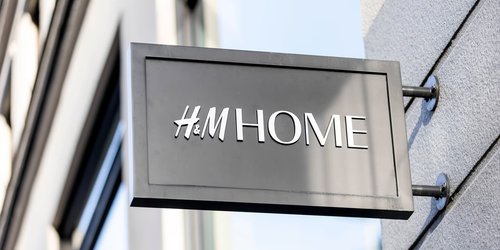 Diesen grauen Teppich von H&M Home für den Balkon lieben alle