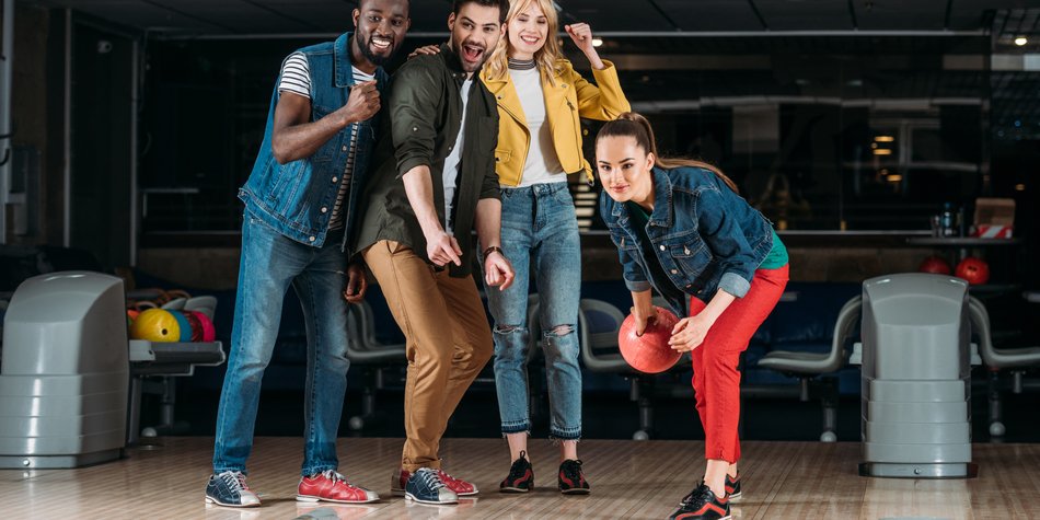 Kalorienverbrauch & Bowling: Wie viele Kalorien verbrennt man beim Bowlen? Kalorienverbrauch & Bowling: Wie viele Kalorien verbrennt man beim Bowlen?