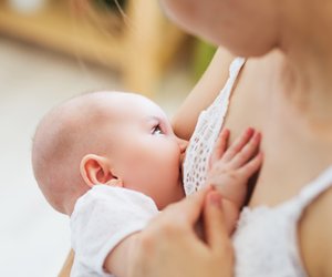 16 Situationen, die du kennst, wenn du dein Baby stillst