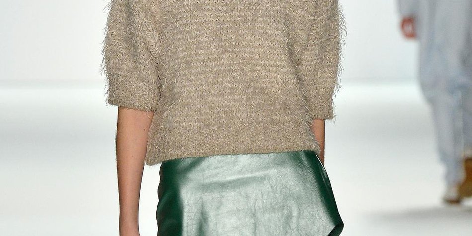 Berlin Fashion Week: Malaikaraiss überzeugt mit Farben und Schnitten Berlin Fashion Week: Malaikaraiss überzeugt mit Farben und Schnitten