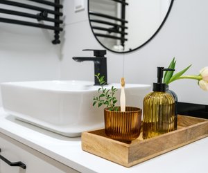 Ordnung im Badezimmer? Mit diesem praktischen Amazon-Gadget (für 8 Euro) ist das kein Problem!