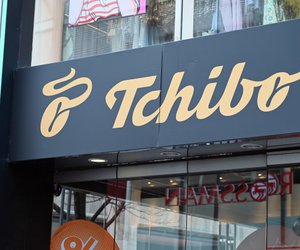 Herbstzauber in Blau: Die Teddy-Jacke von Tchibo, die Hermine Granger begeistern würde