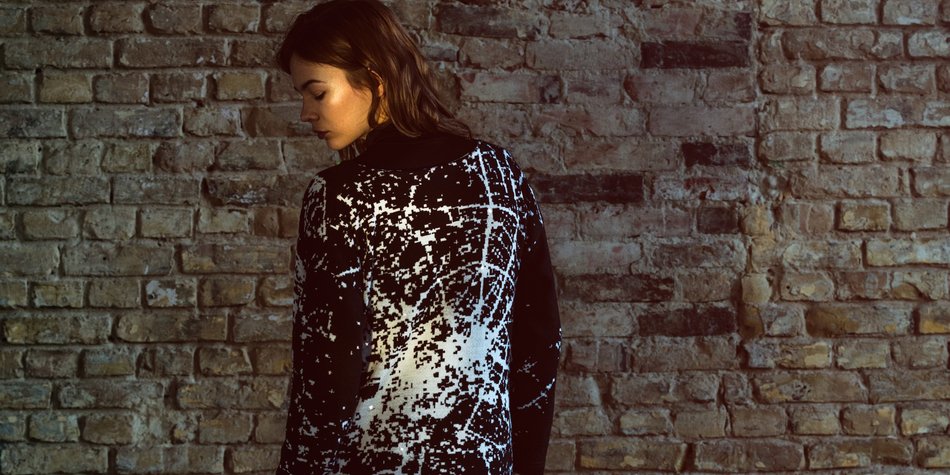 Lisa Lang: „ElectroCouture ist tragbares Licht“ Lisa Lang: „ElectroCouture ist tragbares Licht“