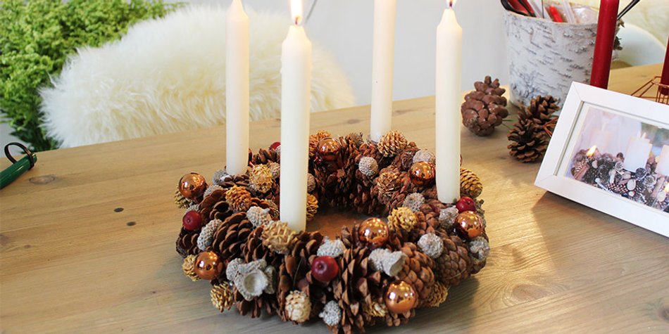 Do it yourself: So basteln Sie sich Step-by-Step Ihren eigenen Adventskranz Do it yourself: So basteln Sie sich Step-by-Step Ihren eigenen Adventskranz