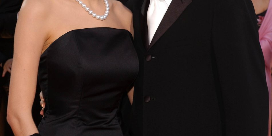 Angelina Jolie hat noch Kontakt zu ihrem Ex Angelina Jolie hat noch Kontakt zu ihrem Ex