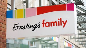 Herbstlicht für dein Zuhause: Mit diesem Windlicht von Ernsting's family zieht magisches Leuchten bei dir ein