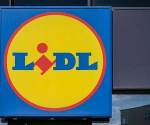 Gemütlichkeit neu definiert: Lidls beigefarbene Feinstrickhose für entspannte Stunden