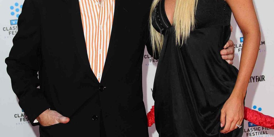 Hugh Hefner: Erstes Treffen mit seiner Fast-Ehefrau Hugh Hefner: Erstes Treffen mit seiner Fast-Ehefrau