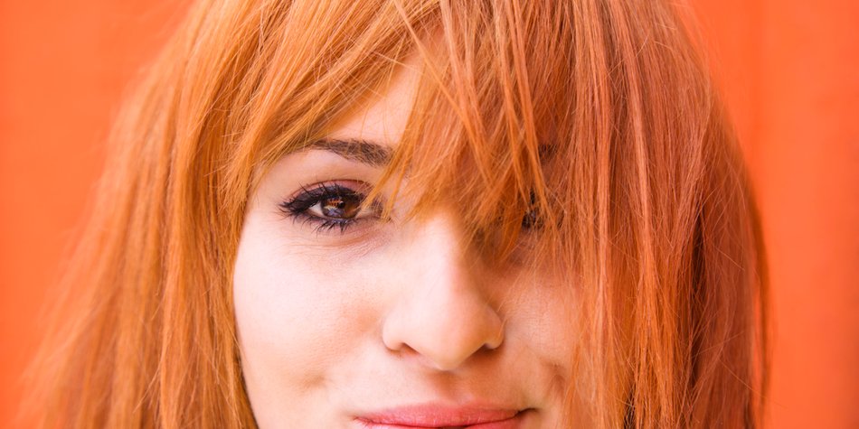Haarkreide: Anwendung zum Haarefärben Haarkreide: Anwendung zum Haarefärben