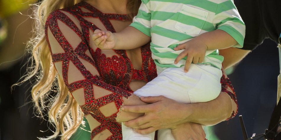 Shakira zeigt ihren Babybauch Shakira zeigt ihren Babybauch