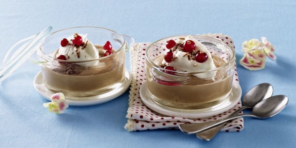 Mousse au chocolat mit Johannisbeeren Mousse au chocolat mit Johannisbeeren