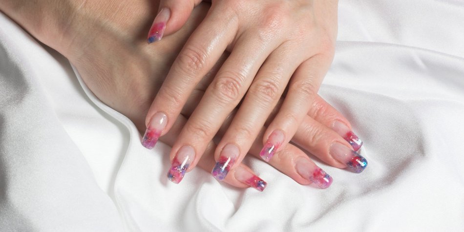 Bunt, transparent, glänzend: Jetzt lieben wir Jelly Nails! Bunt, transparent, glänzend: Jetzt lieben wir Jelly Nails!