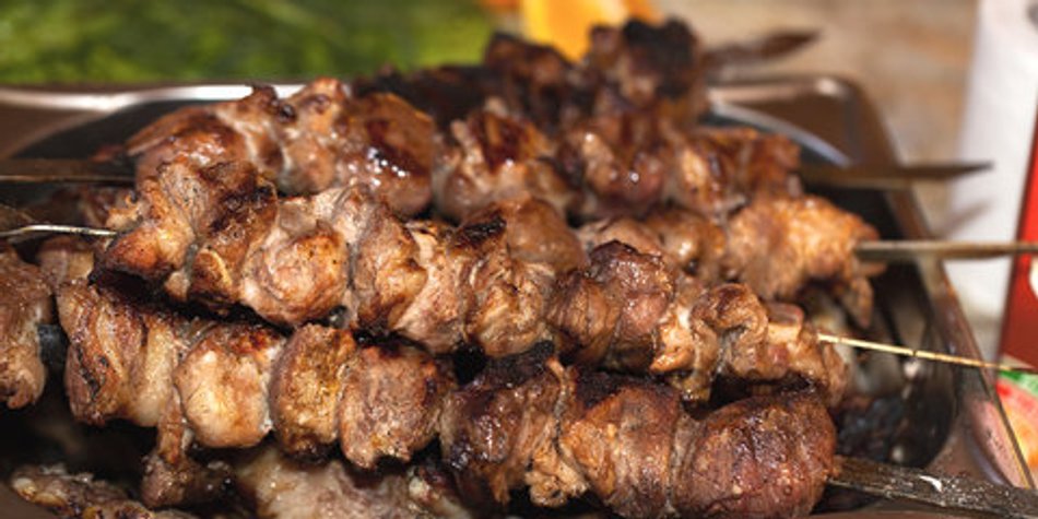 Fleischspieße mit Korianderöl Fleischspieße mit Korianderöl