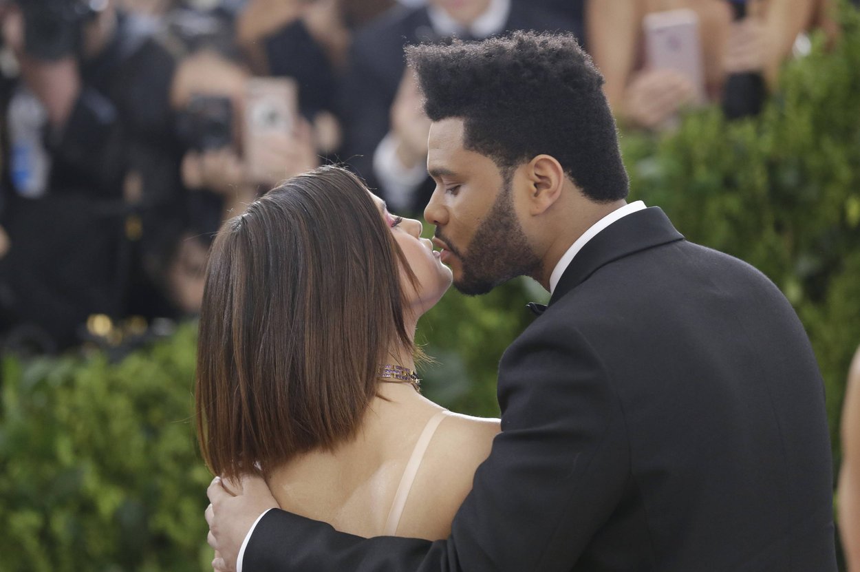 The Weeknds Freundin: Ex-Freundin Selena Gomez The Weeknds Freundin: Ex-Freundin Selena Gomez