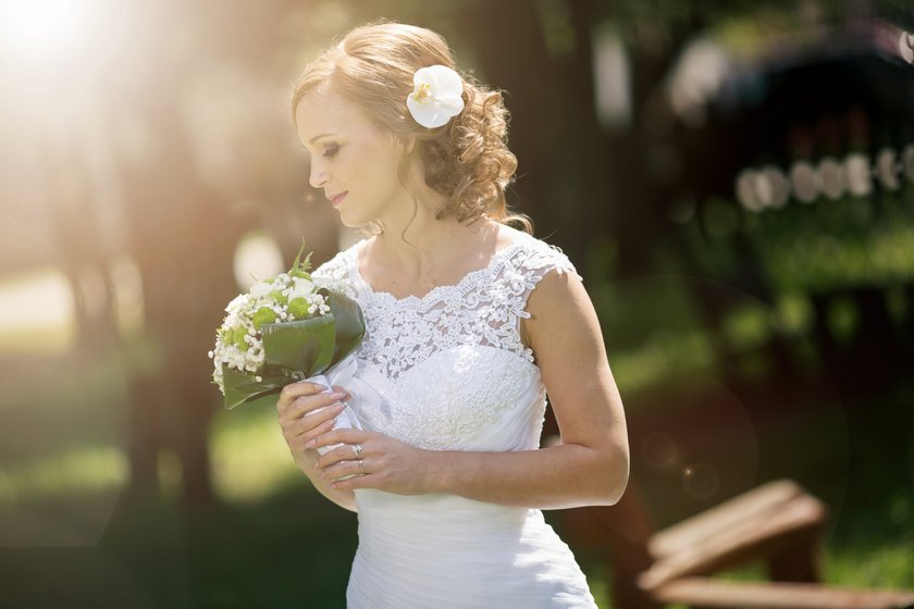 Brautfrisuren mit Blumen