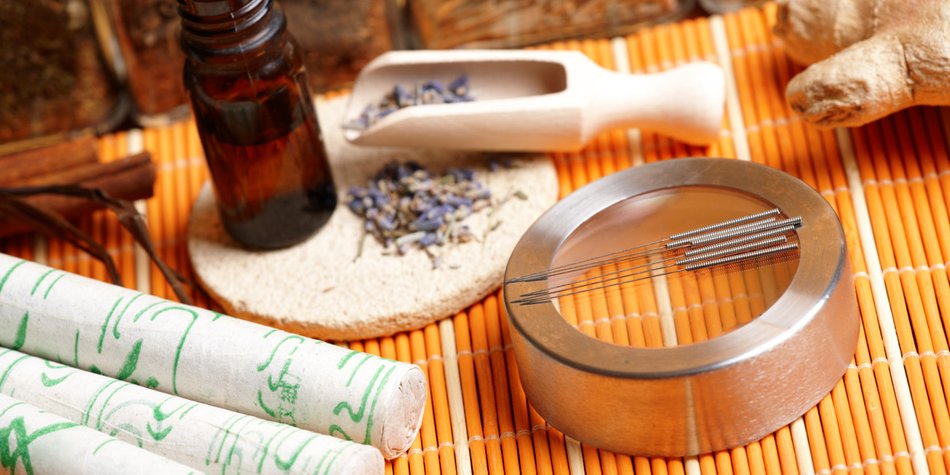 Moxa-Therapie: Akupunktur mit Heilkraut Moxa-Therapie: Akupunktur mit Heilkraut