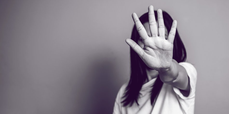 Sexuelle Belästigung: So wehrst du dich auch unter Schock Sexuelle Belästigung: So wehrst du dich auch unter Schock