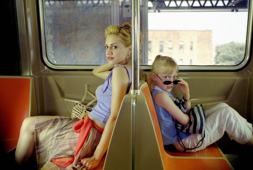 Brittany Murphy & Dakota Fanning als Molly Gunn & Lorraine Ray Schleine im Film "Uptown Girls - Eine Zicke kommt selten allein" 2003 Brittany Murphy & Dakota Fanning als Molly Gunn & Lorraine Ray Schleine im Film "Uptown Girls - Eine Zicke kommt selten allein" 2003
