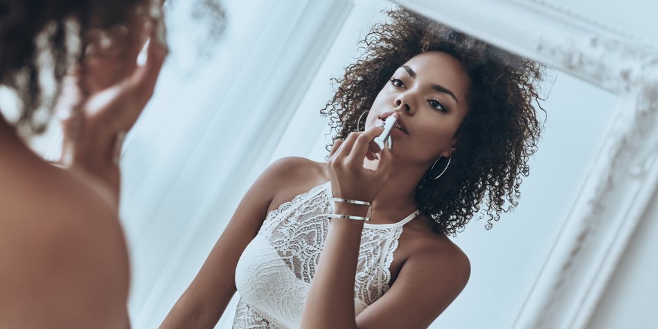 5 Schritte, wie du deinen Lippenstift perfekt aufträgst 5 Schritte, wie du deinen Lippenstift perfekt aufträgst