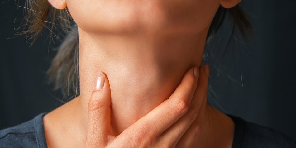 Falten am Hals: Die besten Anti-Aging-Tipps Falten am Hals: Die besten Anti-Aging-Tipps