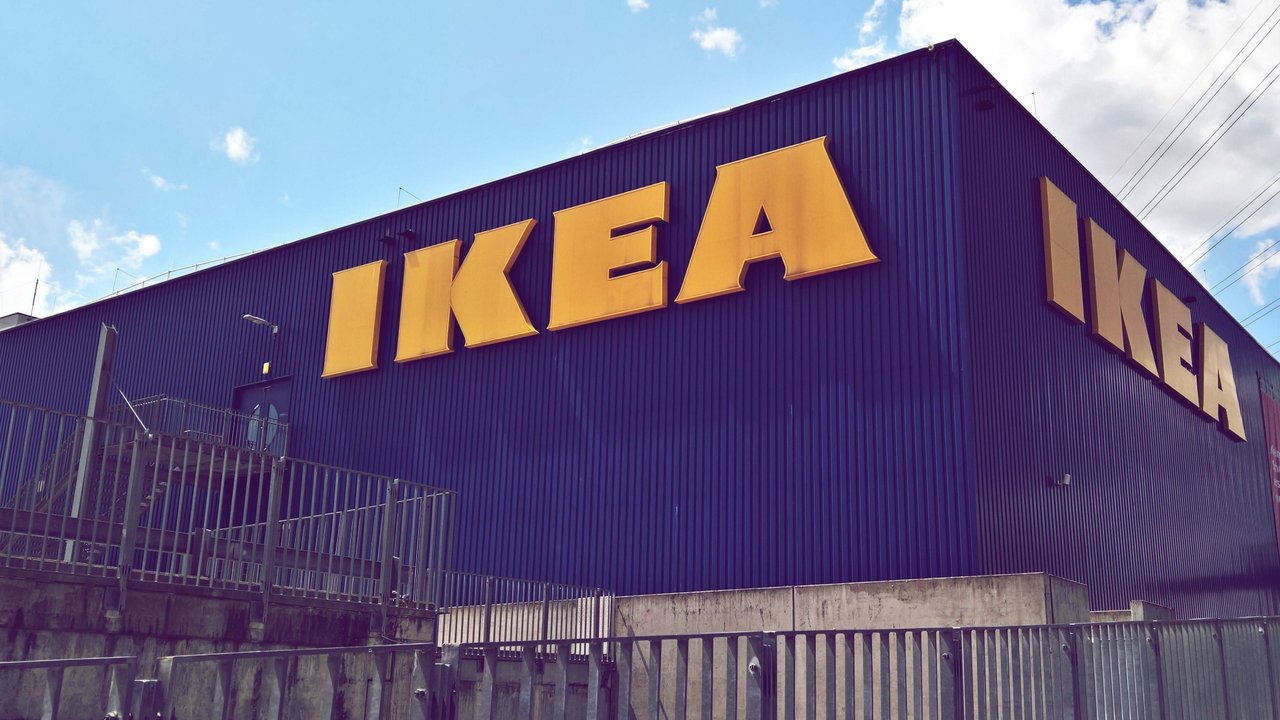 Auch für dein Wohnzimmer hat Ikea eine preisgünstige Auswahl. Auch für dein Wohnzimmer hat Ikea eine preisgünstige Auswahl.