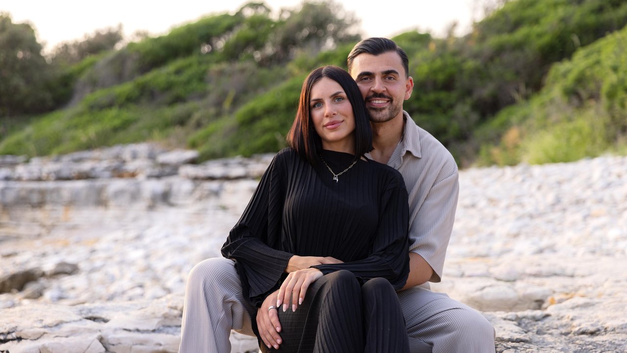 Vivien und ihr Freund „Mou“ sind gemeinsam als Paar in der sechsten Staffel von „Ex on the Beach“ dabei. Vivien und ihr Freund „Mou“ sind gemeinsam als Paar in der sechsten Staffel von „Ex on the Beach“ dabei.