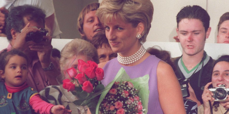 Diana-Fans aufgepasst: Im H&M-Sale gibt es ihr ikonisches Kleid in Flieder! Diana-Fans aufgepasst: Im H&M-Sale gibt es ihr ikonisches Kleid in Flieder!