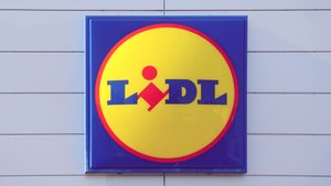 Bei Lidl haben wir eine Kommode gefunden, die aussieht wie ein teures Designer-Teil