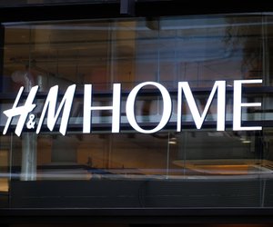 Diese Picknickdecke von H&M Home ist jetzt total im Trend