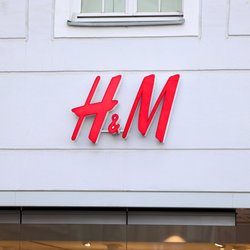 Diese rosa Jeansjacke von H&M wäre für Hermine Granger ein Must-have