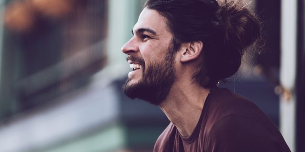 Peter-Pan-Syndrom: An diesen Anzeichen erkennst du es bei deinem Partner