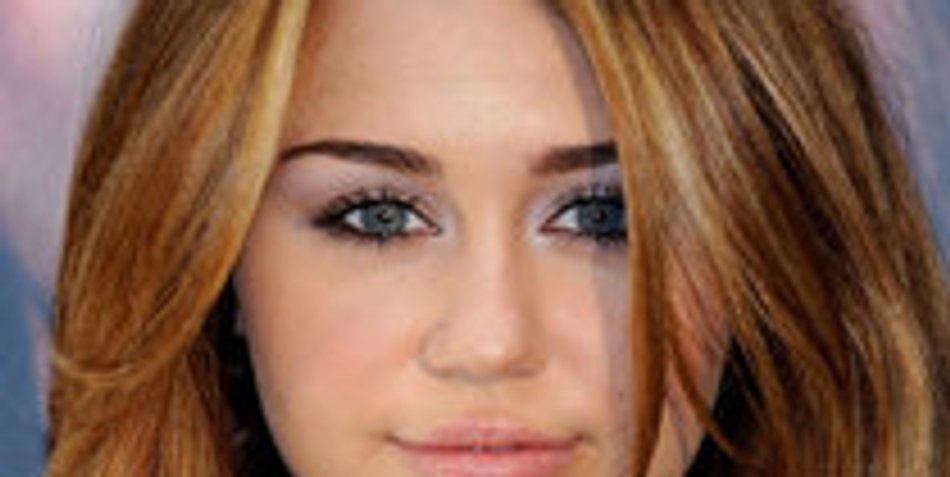 Miley Cyrus kämpft gegen Brustkrebs Miley Cyrus kämpft gegen Brustkrebs