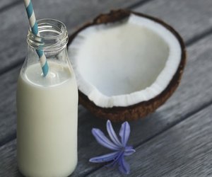 Kalorien in Kokosmilch: Leichter Genuss oder exotische Kalorienbombe?