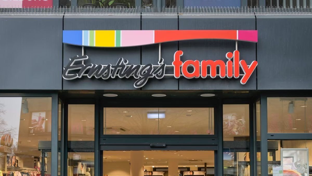 Bei Ernsting's family kannst du dich mit schönen Sandalen in Rosa für den Frühling einkleiden. Bei Ernsting's family kannst du dich mit schönen Sandalen in Rosa für den Frühling einkleiden.