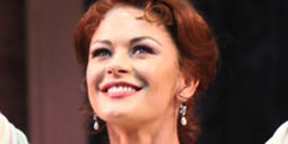 Catherine Zeta-Jones: Nippel-Blitzer Catherine Zeta-Jones: Nippel-Blitzer
