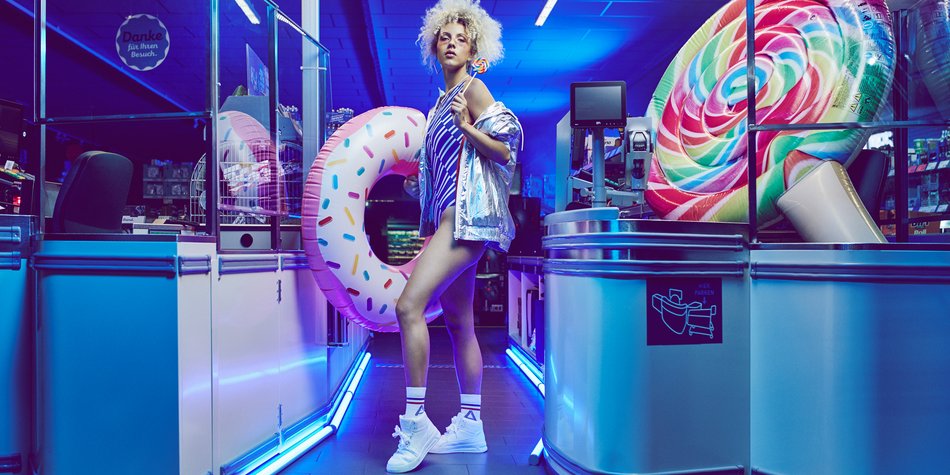 „Aldi Originals“-Kollektion: Wo du die limitierte Discounter-Mode jetzt kostenlos kriegst „Aldi Originals“-Kollektion: Wo du die limitierte Discounter-Mode jetzt kostenlos kriegst
