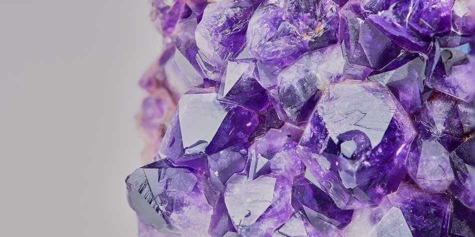 Maniküre-Trend: Deswegen lieben wir gerade „Crystal Nails“ Maniküre-Trend: Deswegen lieben wir gerade „Crystal Nails“