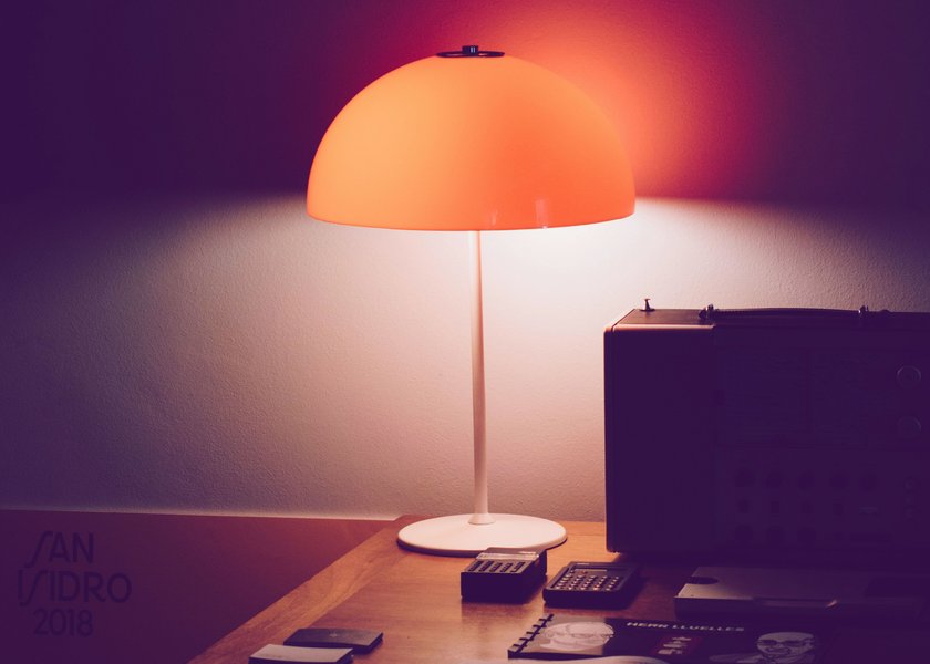 orangefarbene Lampe orangefarbene Lampe