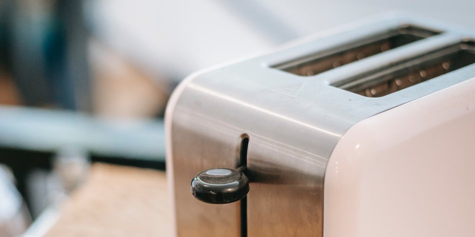 Deshalb solltest du deinen Toaster regelmäßig reinigen! Deshalb solltest du deinen Toaster regelmäßig reinigen!