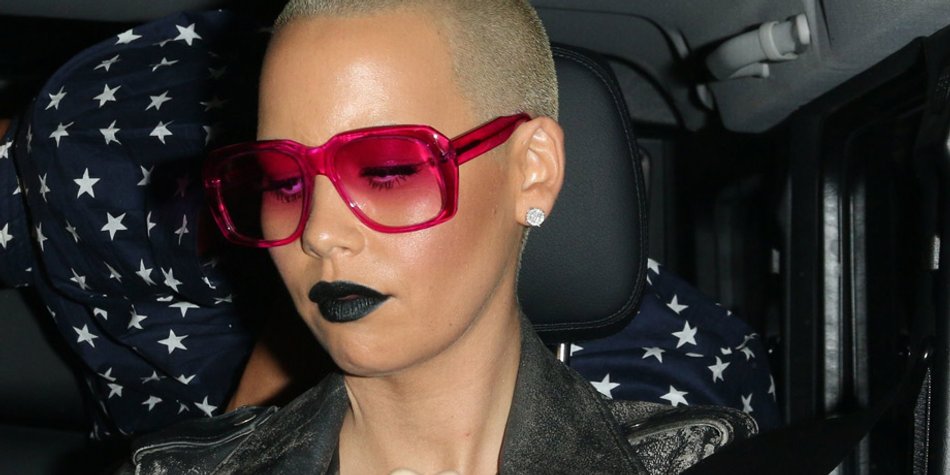 Top oder Flop: Schwarzer Lippenstift à la Amber Rose Top oder Flop: Schwarzer Lippenstift à la Amber Rose
