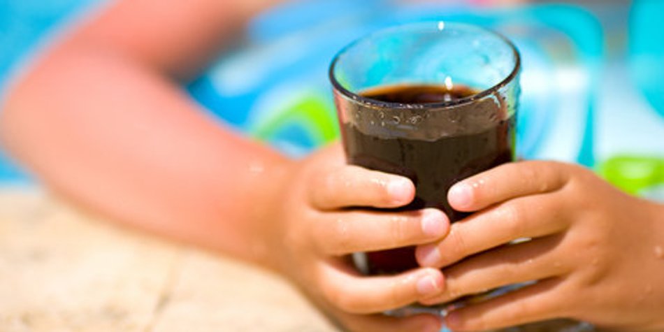 Cola enthält Alkohol Cola enthält Alkohol