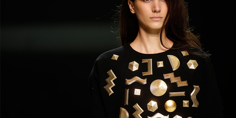 Schwarz und Gold: Das perfekte Herbst-Duo Schwarz und Gold: Das perfekte Herbst-Duo