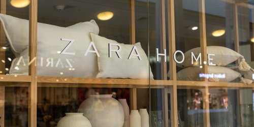 Dieser Metallcouchtisch von Zara Home verleiht jedem Raum eine luxuriöse Note